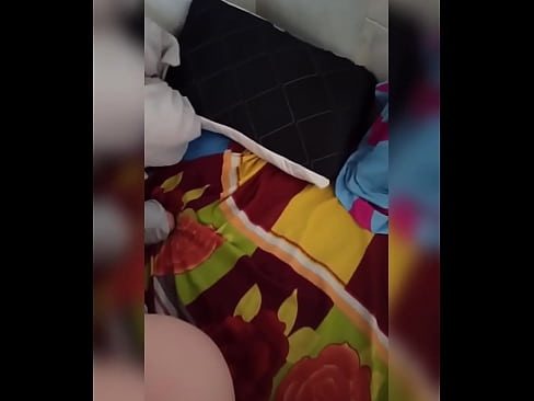 ❤️ منهنجي روم ميٽ گهر ۾ اڪيلي رهي ٿي ڇاڪاڻ ته هن جو مڙس موڪلن تي وڃي ٿو ۽ مان موقعو وٺان ٿو ته هن کي چوسان ۽ هن جي گدا کي کير سان ڀريان. ❌  ❤